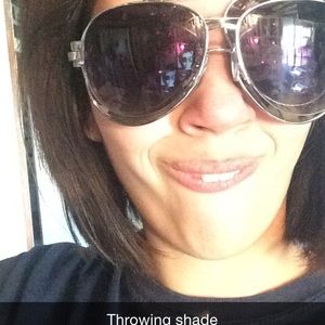 Meet your Posher, Annette